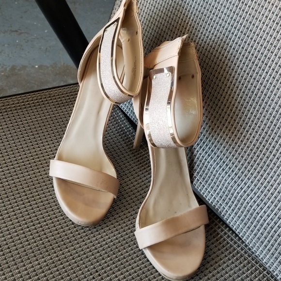 Shoes - Tan and gold heels.